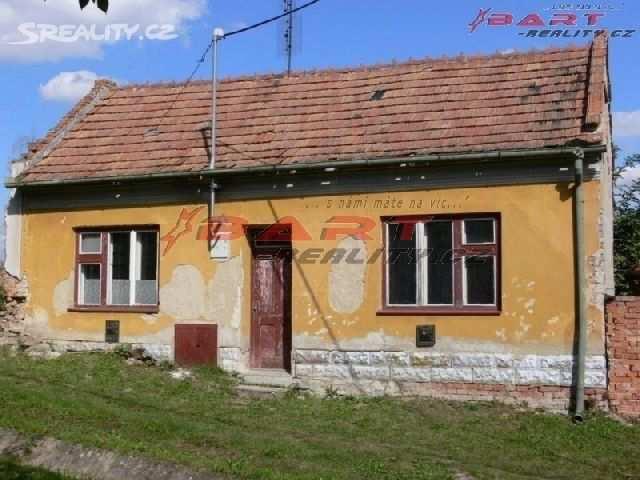 2. srovnatelná nemovitost K prodeji rodinný dům 2+0 v obci Kostice (okres Břeclav). Nemovitost je situována na okraji obce. Rodinný dům je určen k celkové rekonstrukci.