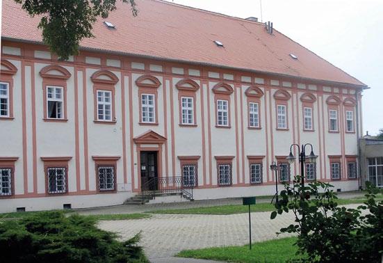 Sociální služby Zařízení sociálních služeb Zařízení sociálních služeb Zřizované Jihomoravským Zřizované jinými subjekty em Počet lůžek v domovech pro seniory a v domovech se zvláštním režimem na 1000