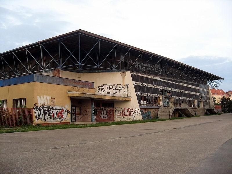 Ještě před rokem stojící