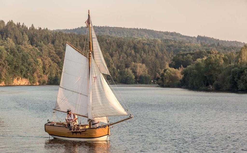 duben 2017 Časopis turistické oblasti Vltava Resort Kde teče Vltava a plují lodě, tam je Vltava Resort.