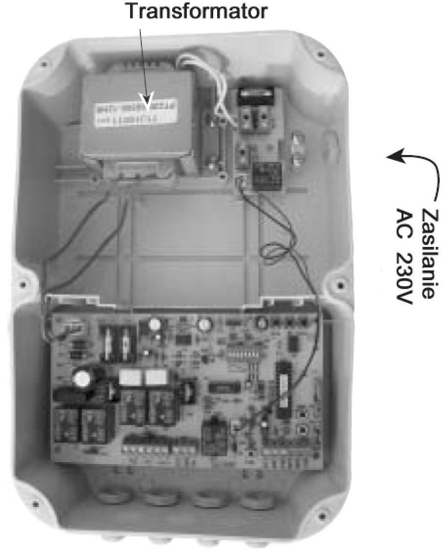 Napájení AC 230V Schéma zapojení AC (střídavý proud) Vedení uvnitř ovládací skříně má vypadat tak, jak je uvedeno na obrázku níže.