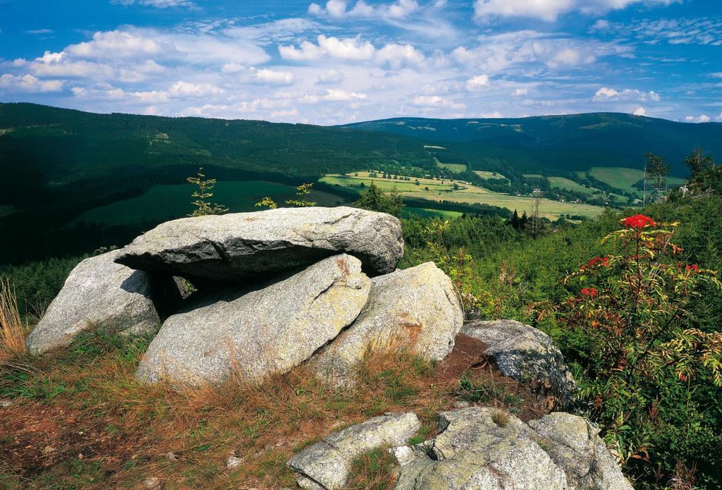 Děkuji Vám za pozornost Mgr. Eva Vaníčková tel. 774 125 014 vanickova@dsohp.cz www.dsohp.cz Destinační společnost Orlické hory a Podorlicko Panská 1492 Rychnov n.
