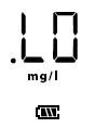4.3 Varovné signály pro 0,8 alkoholu Nízká hladina Varovná hladina Nebezpečná hladina 4.3.1 Nízká hladina Pro hodnoty nižší než 0,2 (0,1 mg/ litr krve) se na LCD displeji zobrazí LO a displej se podsvítí oranžově.