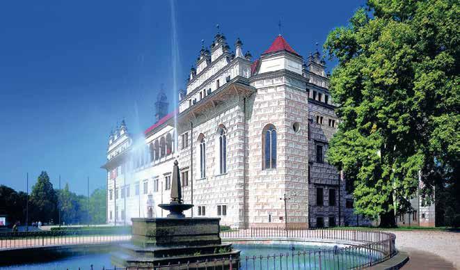 Na hradě můžete vidět jedinou a zcela přesnou kopii koruny krále Přemysla Otakara II., dřevořezby Pražského orloje, dobovou toaletu, historický funkční kachlový sporák z 19.