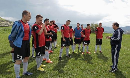 OCENĚNÉ FILMY A DALŠÍ FESTIVALOVÉ CENY Česká radost Cena pro nejlepší český dokumentární film Vítěz: FC Roma, Rozálie Kohoutová, Tomáš Bojar, Česká republika, 2016 Anotace: Kronika fotbalového klubu
