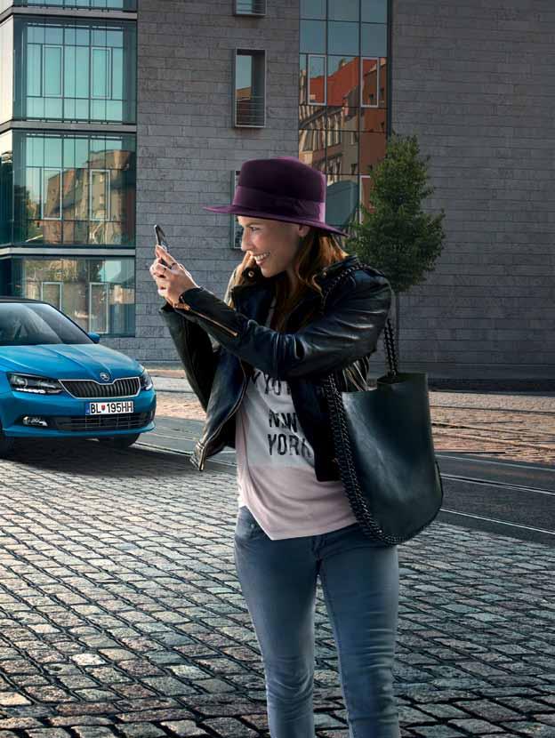 Byť plnohodnotným vozidlom značky ŠKODA znamená, že jeho charakter je posilnený množstvom Simply Clever detailov. Napríklad multimediálny držiak, ktorý udrží váš smartfón vždy bezpečne na dosah.
