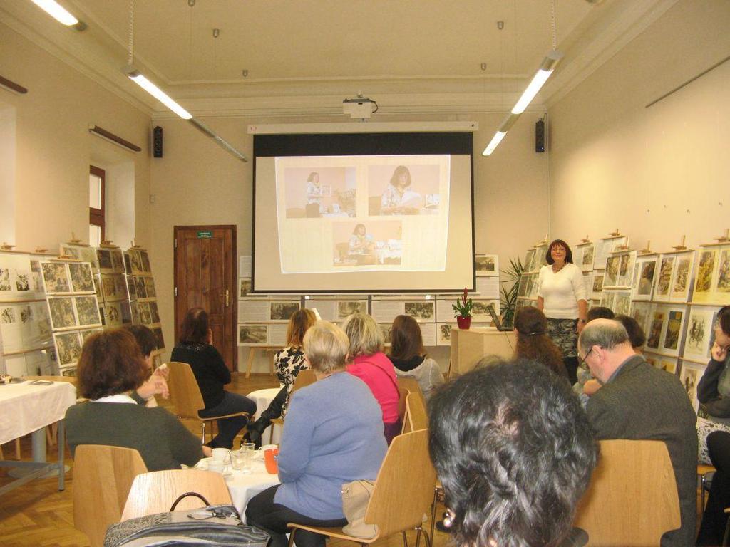 Seznámení se zajímavými akcemi naší knihovny proběhlo v listopadu na Podzimním setkání středočeských knihovníků v Městské knihovně Poděbrady, kde jsme prezentovali autorská čtení čáslavských autorů