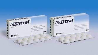 Pooperaãní bolest V dávkách 400 600 mg/den je nimesulid úãinn v léãbû pooperaãní bolesti ãi otoku rány [5]. U dûtí byl analogicky úãinn nimesulid 100 mg ve formû ãípkû.