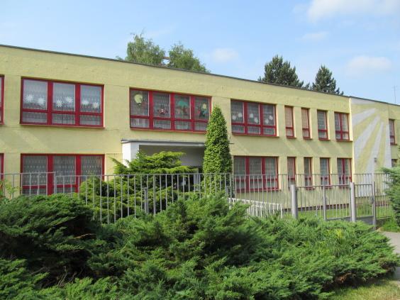 1 Charakteristika školy Jedná se o příspěvkovou organizaci, jejímž zřizovatelem je město Havířov. Budova MŠ je jednopatrová, bez podsklepení s rovnou střechou.