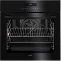 13 AEG Multifunkční trouby SENSECOOK BPE742320B DESIGN SPECIAL BLACK STEAMBAKE BPK552320M DESIGN HORIZON Vnitřní objem hrubý/čistý (l): 74/71 Energetická třída: A+ Čištění: pyrolýza (3 cykly) Barva: