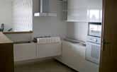 s loggiou, o výmere 70 m 2. Parkovanie priamo pod domom. ID: 6355 Tel: 0948785021 77.