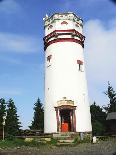 JESENICKO/ OKOLICE JESENIKU ROZHLEDNA BISKUPSKÁ KUPA / WIEŻA WIDOKOWA BISKUPIA KOPA Zlaté Hory, okres / powiat Jeseník GPS: 50.2567428N, 17.