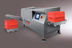 Automatický gilotínový priečny nôž rozdelí objem mäsa v komore na dve časti tak, že finálny rozmer zaplnenej komory je 120x120x620 mm.