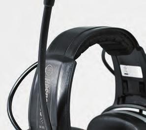 Posiadają elektroniczną regulację izolacji od hałasu pochodzącego z otoczenia. Możliwość podłączenia urządzeń zewnętrznych takich jak mp3, czy telefon komórkowy.