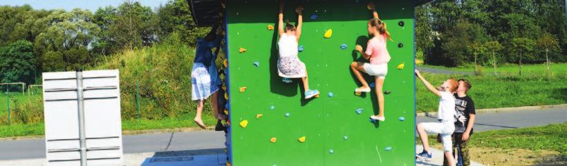 Lezecká stena Lezecká stěna Zcela nové sportovní zařízení, které koresponduje s moderními trendy v oblasti tzv. boulderingu. Bouldering je krásný, rychle se rozvíjející sport.