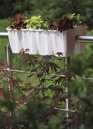 obaly na květináče BALCONIA 16 Květináč na zábradlí BALCONIA kulatý plastový květináč je na