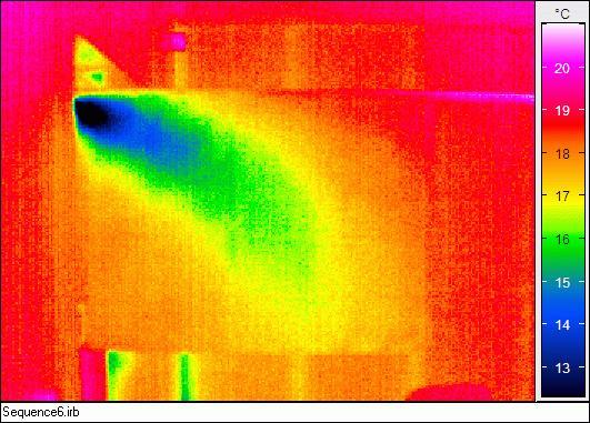 MĚŘENÍ TEPLOTNÍCH POLÍ VE VZDUCHU - 1 Pro zviditelnění teplotního pole ve 2D proudu vzduchu lze pouţít arch