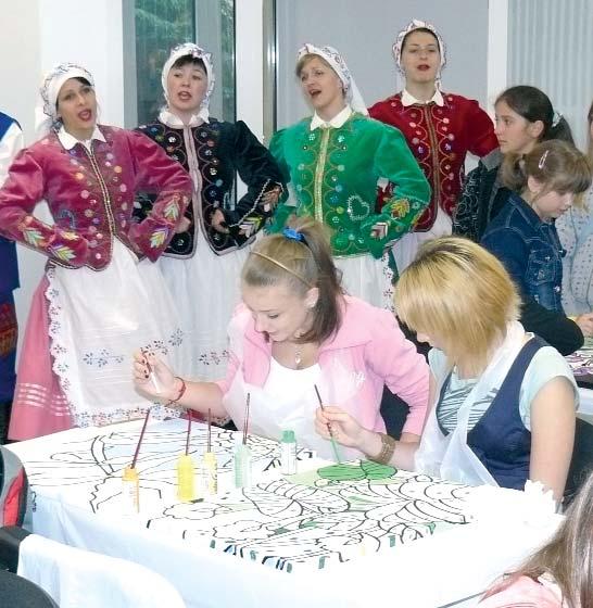 Táto akcia sa konala pod záštitou konzula USA v Poľsku Benjamina Ousleyho z Nadácie pre umenie v nemocnici.