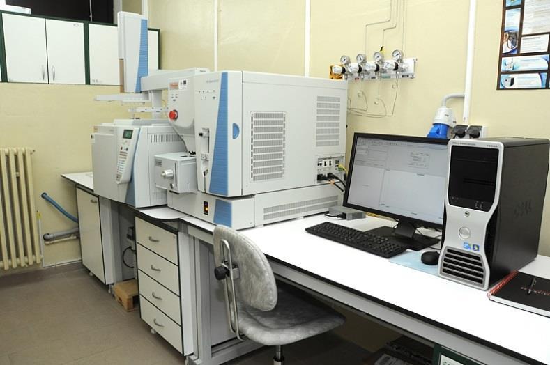 Biokompatibilné HPLC s výberom detektorov: detektor s diódovým poľom (DAD), fluorescenčný detektor (FLD), korónový detektor