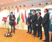 Češka predsjedala Višegradskom skupinom Hrvatska predsjednica Kolinda Grabar-Kitarović s predsjednicima zemalja Višegradske skupine na summitu u Balatonfüredu u listopadu 2015. Do 1. srpnja 2016.