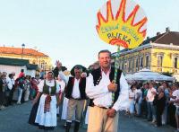 Dožínky proslavile 90 godina U Daruvaru je 10. i 11. srpnja 2015. obilježena 90. godišnjica prvih žetvenih svečanosti češke manjine Dožínky.