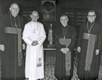 Biskup Josip Salač s nadbiskupom Franjom Kuharićem i biskupom Mijom Škvorcem kod pape Pavla VI. u Rimu 1973.
