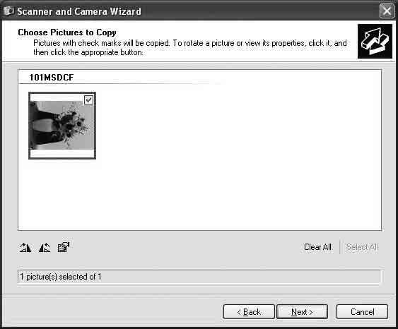 Krok 4-A: Kopírování snímků do počítače U systémů Windows 98/98SE/2000/Me použijte postup popsaný v části Krok 4-B: Kopírování snímků do počítače na str. 67.