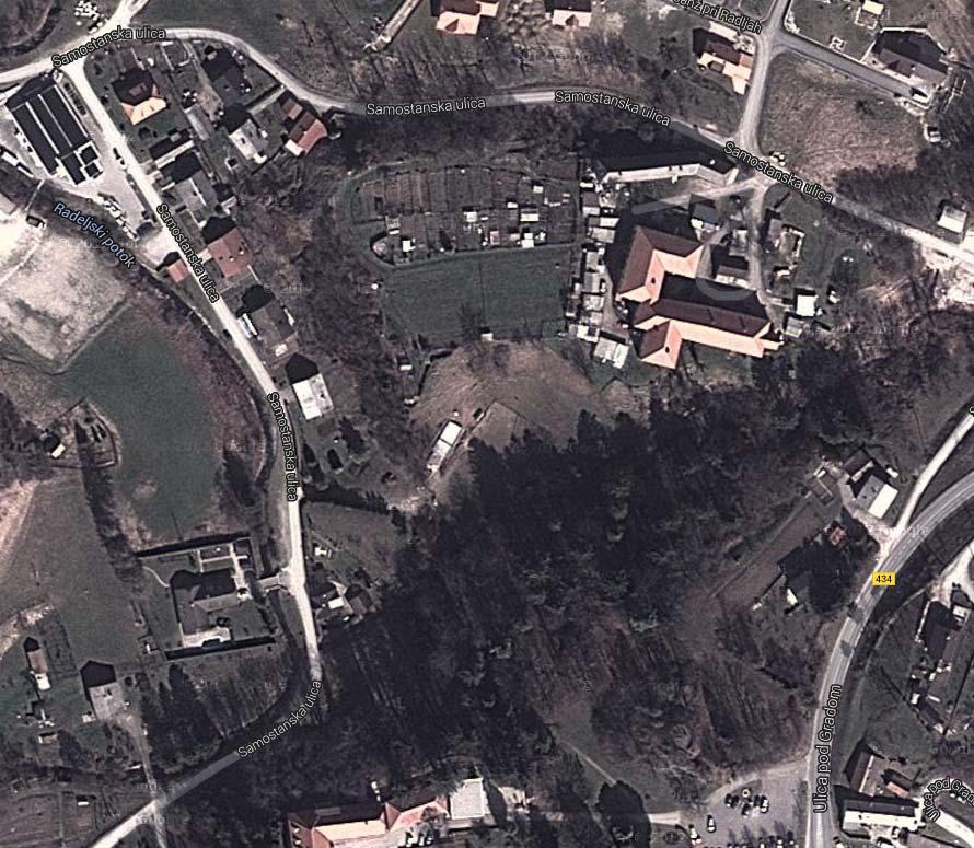 Slika 153: Že postavljena signalizacija Slika 152: Predlagana stran izgradnje pločnika / razširjene