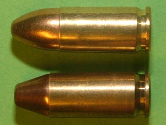 2.2.4 Náboj 9 x 21 (Obr. 20) V některých státech (např. Itálii) je zakázáno držení zbraní komorovaných na služební náboj, jsou tedy zde zakázány civilní pistole ráže 9 mm Luger.