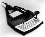 1889 - H. Hollerith dal patentovať stroj na čítanie diernych štítkov.
