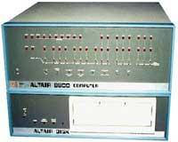 1975 - v USA počítač Altair 8800, pri ktorom sa prvýkrát