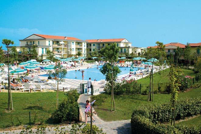 107 CAORLE VILLAGGIO HEMINGWAY ANIMÁCIE / AQUAPARK / 2+2 / BEZBARIÉROVÝ Komplex sa nachádza len 400 m od historického mesta Caorle s bohatou ponukou obchodov, barov a reštaurácii s miestnymi