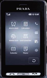 LG katalog mobilů LG KE850 Prada LG spojilo své síly s módní značkou Prada a vytvořilo velmi zajímavý telefon, který se může chlubit především zajímavým designem a špičkovým displejem.