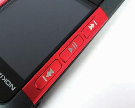 Nokia 5310 je vybavena 3,5mm jackem, hlasitým reproduktorem a bluetooth s profilem pro bezdrátové připojení sluchátek (A2DP).