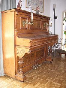 Moderní piano má dvě základní podoby: