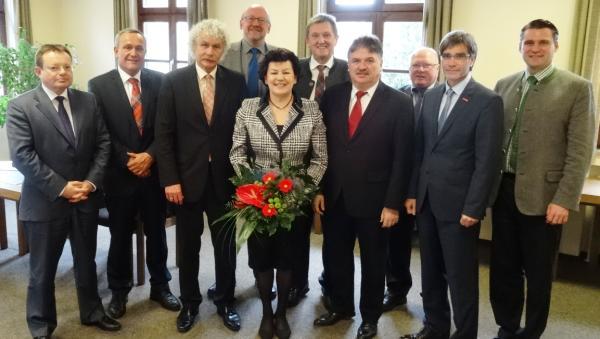 veletrzích cestovního ruchu, studijní cestu starostů do Bavorska a komunální volby, které se konaly na podzim v České republice. 3.2 Dr.