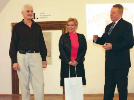Dôležitý je výber slamy, aby bola pekná, neštiepila sa, potom sa musí vyžehliť, nastrihať a správne prilepiť. Každý región či obec má svoj charakteristický vzor.
