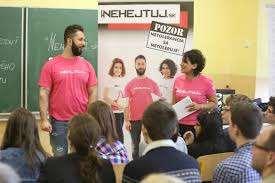 Nehejtuj.sk je multimediálny projekt určený do slovenských základných a stredných škôl, ale aj do iných štátnych i súkromných inštitúcií pracujúcich s deťmi a mládeţou.