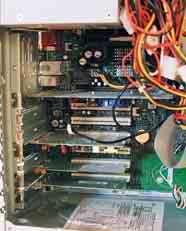 Profi Upgrade se vždy nevyplatí Aktuality Rozebraná PlayStation 3 Srdce každého hardwarového fandy musí zaplesat nad rozborkou nové konzole Sony PlayStation 3, kterou provedli a natočili redaktoři