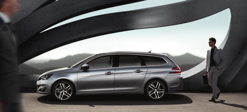 STAROSTLIVO PREPRACOVANÉ LÍNIE PEUGEOT 308 SW s čistými a napnutými aerodynamickými líniami neskrýva priestrannosť a je hrdý na svoju prirodzenú eleganciu.