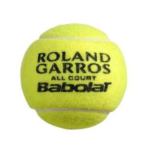 4. Charakteristika Tenis je míčová hra, určená maximálně pro čtyři hráče. Varianta se dvěma hráči je dvouhra a varianta se čtyřmi hráči se nazývá čtyřhra.