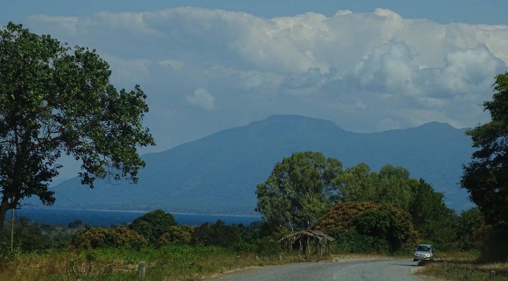 7. deň 2.7. nedeľa Presun do Malawi. Prejazd malebným kaskádovým pohorím Nyika pozdĺž jazera.