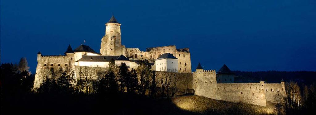 Ľubovniansky hrad Hrad Ľubovňa - postavený po roku 1292 z iniciatívy uhorského kráľa Ondreja III. V 16. storočí prestavaný na veľkolepú renesančnú pevnosť.