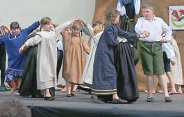 Kultura Srečanje otroških folklornih skupin Otroška folklorna skupina Preddvor Otroška folklorna skupina iz Fürnitz Folklorno društvo Preddvor je 26.
