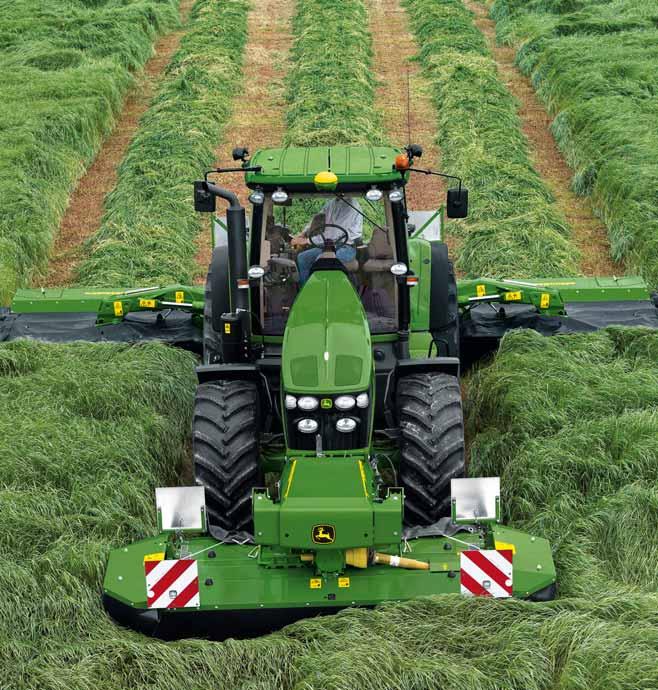 Na dopravu připraven Traktory řady 7030 vám zajistí potřebný výkon, pohodlí a produktivitu jak při dopravě, tak při sklizni píce.