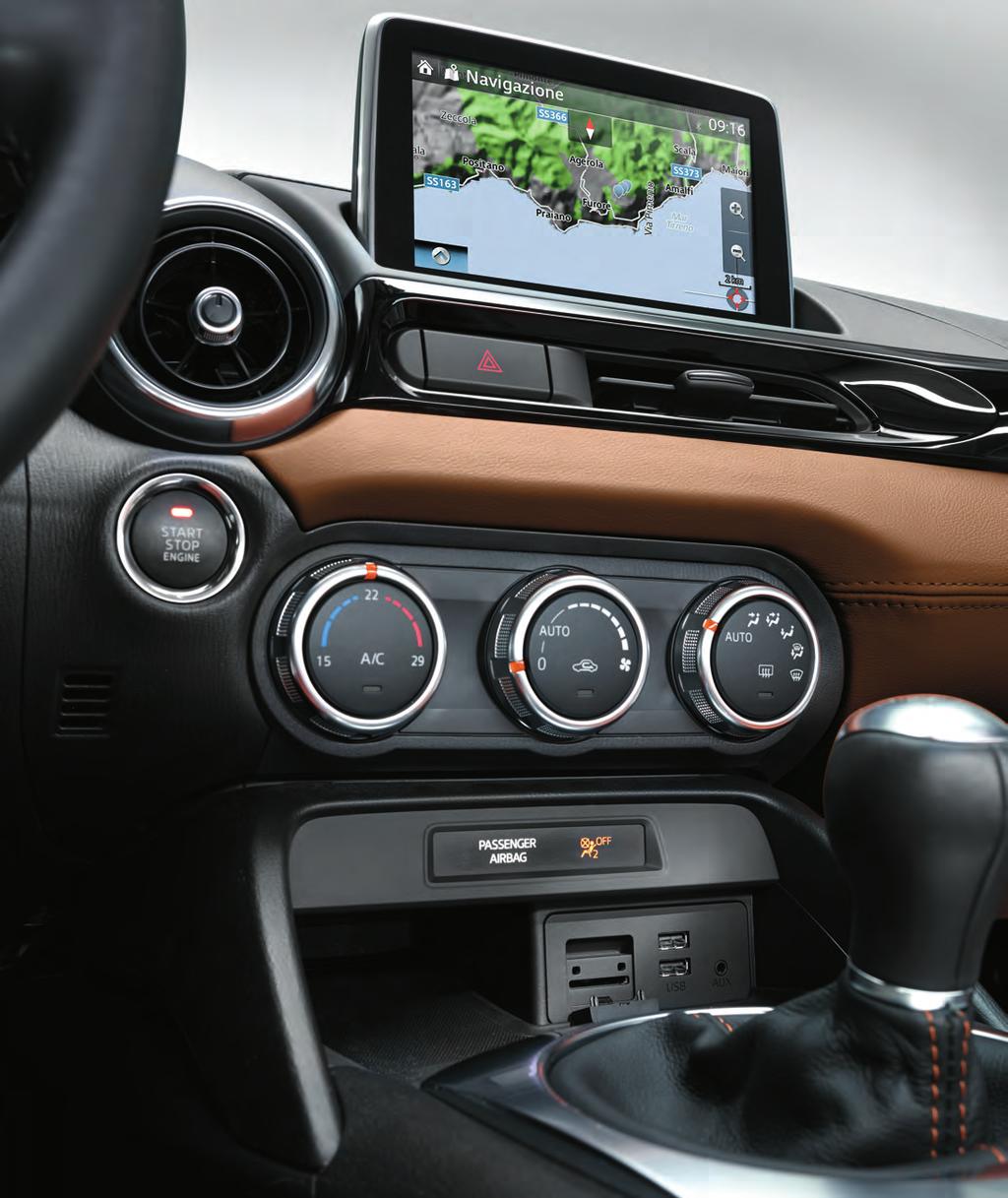 SD KARTA PRE NAVIGÁCIU* Určená pre aktualizáciu 7" rádia (bez navigácie) na 3D NAVI rádio.