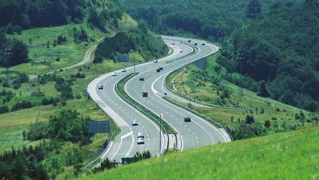 Kakovost `ivljenja Leta 1994 je Dr`avni zbor sprejel Nacionalni program izgradnje avtocest v Republiki Sloveniji, s katerim je gradnja avtocest v Sloveniji do`ivela vnovi~ni zagon.