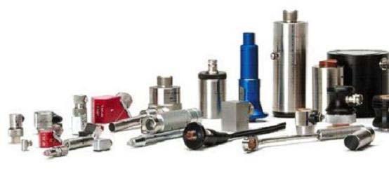 sondy LEMO alebo BNC Klávesnica Anglická alebo Symboly Čas nabíjania batérie 2 hodiny Externá nabíjačka Voliteľné príslušenstvo Batérie Lithium Ion, NiMH, alebo Alkaline C Cells Batérie, výdrž až 10