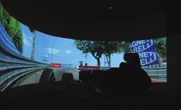 systému Motec (je možné srovnání i s daty ze skutečného auta) Real-time sledování simulace včetně sektorových časů, aplikace plynu, brzdy atd.