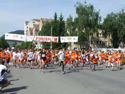 Activităţile principale: Ziua Copilului, Zilele Tineretului, Conferinţa Medicilor de Urgenţă, Ziua Sportului Orașul Alergător, Festivalul Dansului şi Cântecului Popular, Strada Meşterilor
